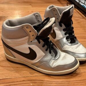 Force1 Women's High-Top Sneakers - Silver and Black